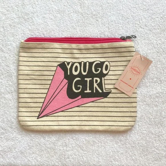 GO GIRL SELF-CARE GIFT SET - Picture 2 of 6